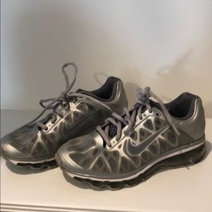 Women’s Nike Air Max size 6